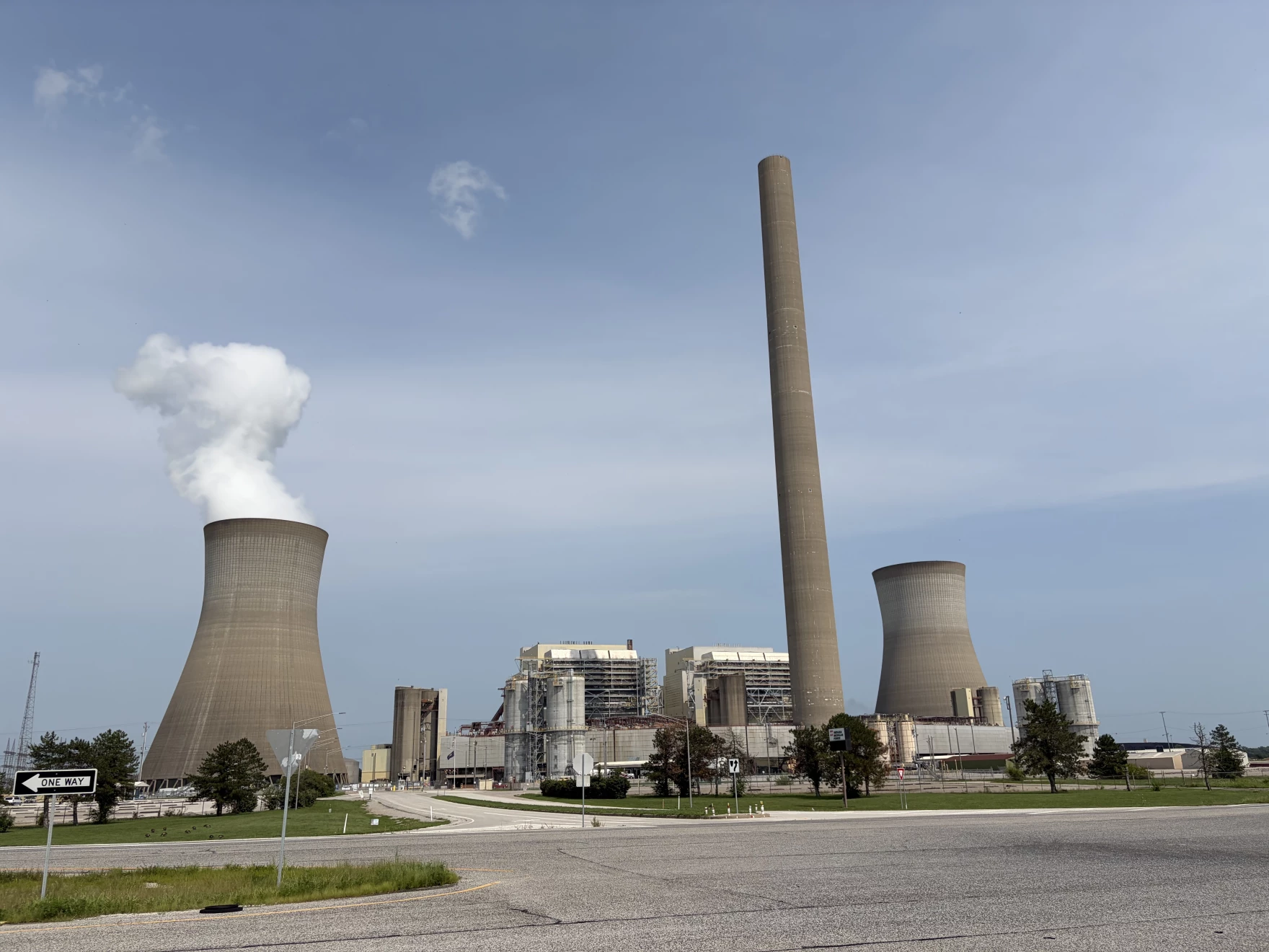 East Kentucky Power, AG challenge federal energy regulator over Pennsylvania plant