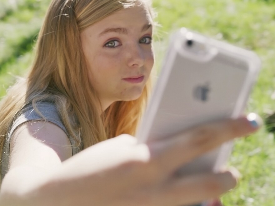 Elsie Fisher stars as a shy 13-year-old girl who creates YouTube videos about how to be confident in <em>Eighth Grade.</em>