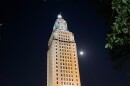Louisiana State Capitol building at night
