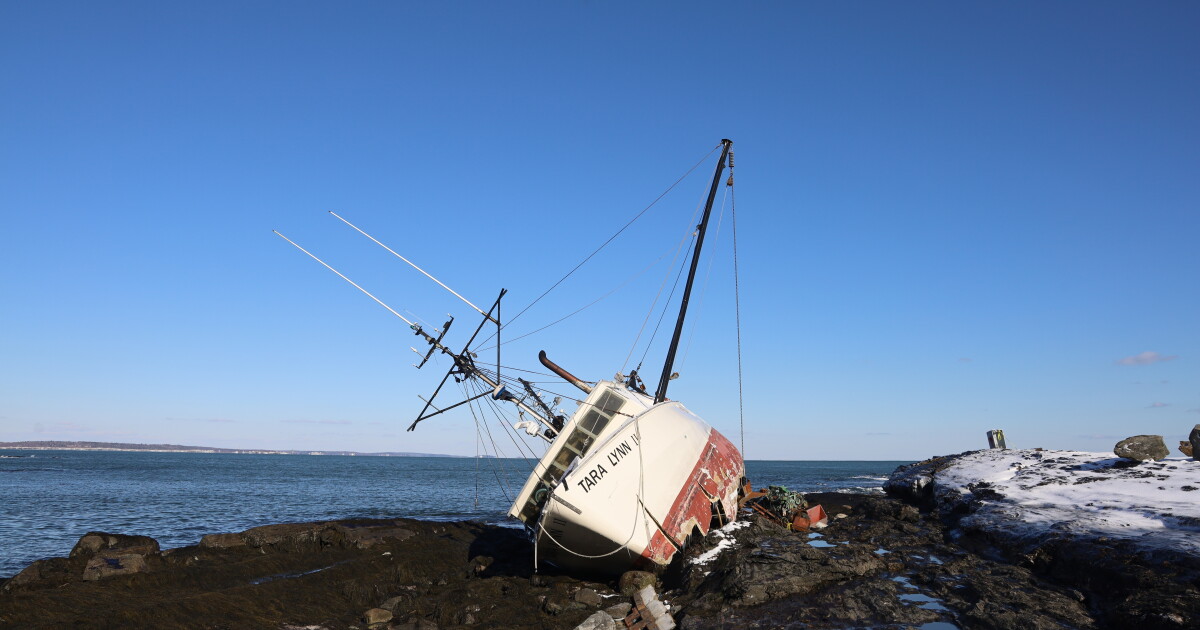 Besatzungsmitglied schlief ein, als es im Sturm am Samstag ein Fischerboot ...