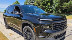 2026 Chevrolet Traverse LT AWD right front