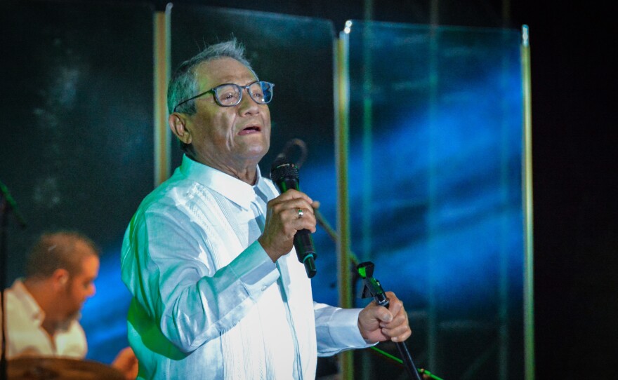 Mexican singer and composer Armando Manzanero performs in Havana on July 15, 2018.
