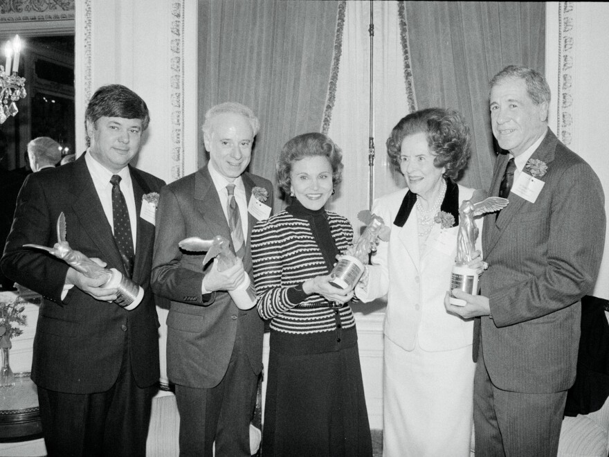 Mary Lasker (2nd right), presents the 40th Annual Albert Lasker Awards to (left to right): Dr. Michael S. Brown and Dr. Joseph L. Goldstein, Nobel Prize winners; columnist Ann Landers; and Dr. Bernard Fisher, who has pioneered studies of breast cancer, during a news conference November 20, 1985.