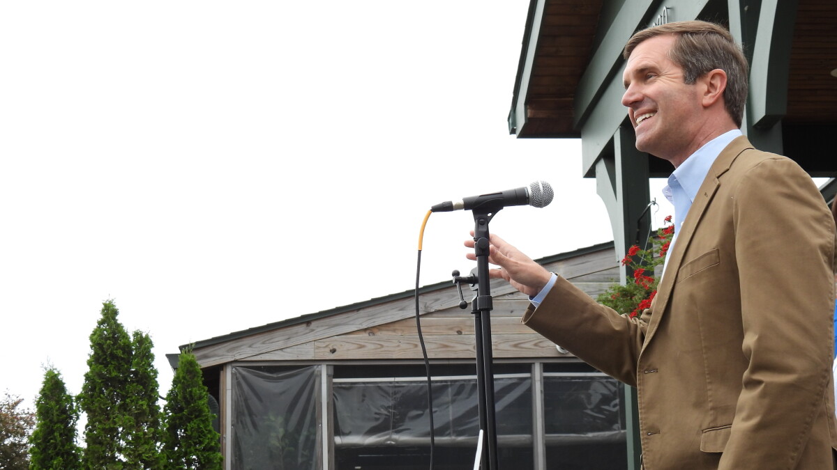 Beshear launches general election campaign with bus tour starting in Paducah - Vimarsana News