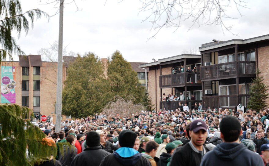 MSU students, Cedar Village apartments