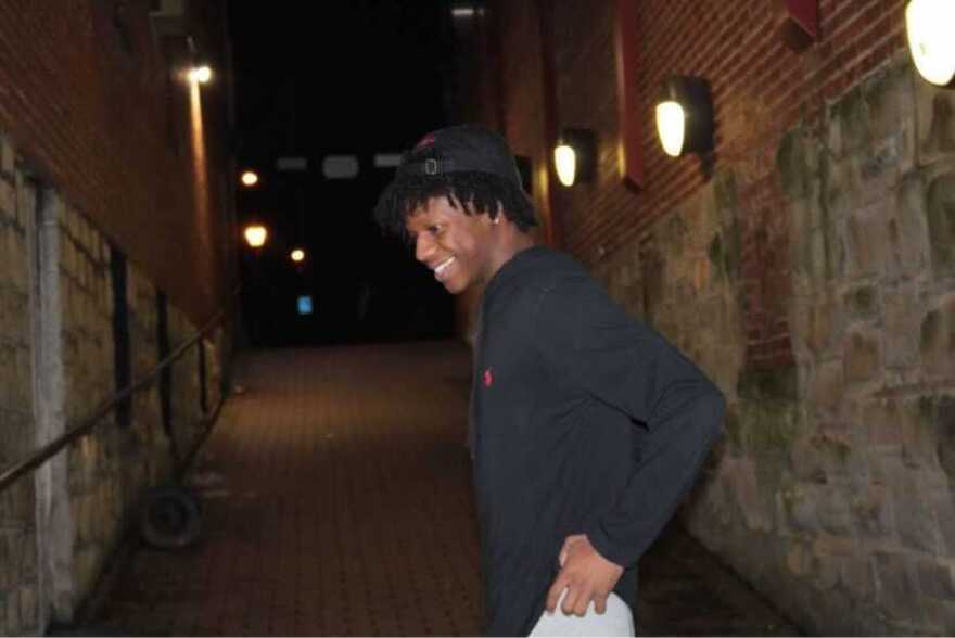Dwayne Richardson_Beckley sidesmile.jpg