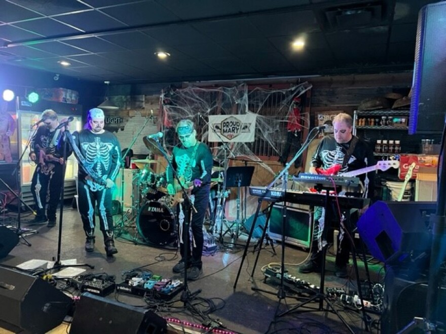 The Five Below Band performing raise money for Honor Flight