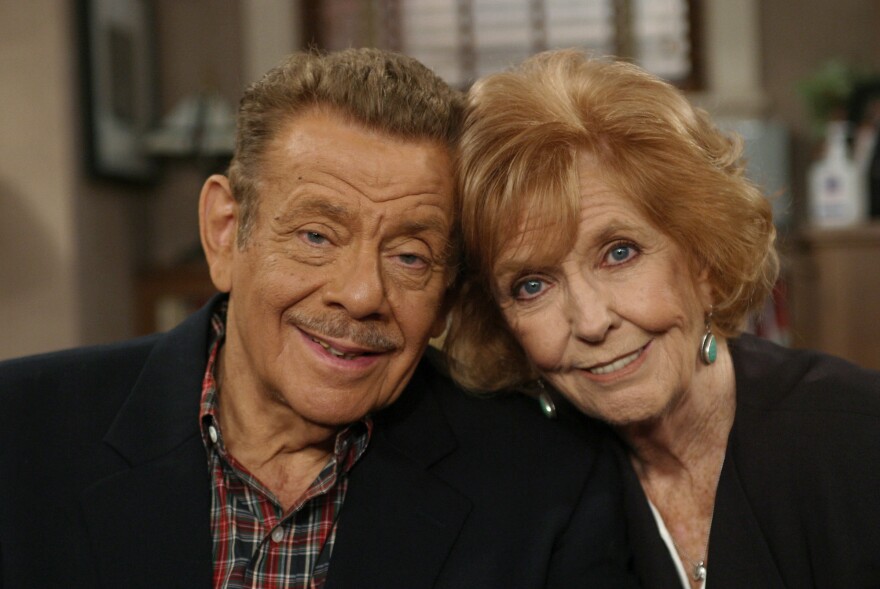 Jerry Stiller and Anne Meara pose on the set of <em>The King of Queens</em> in November 2003.