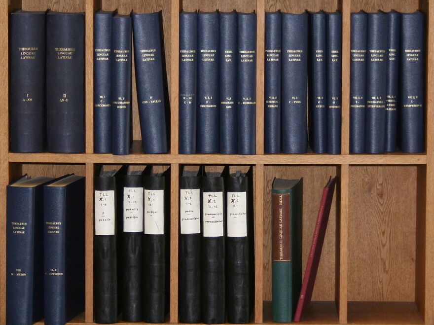 The volumes of the Latin dictionary that have already been completed. The most recent one was the letter P, which was finished in 2010.