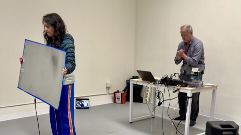 Wei and Dai demonstrate the process.