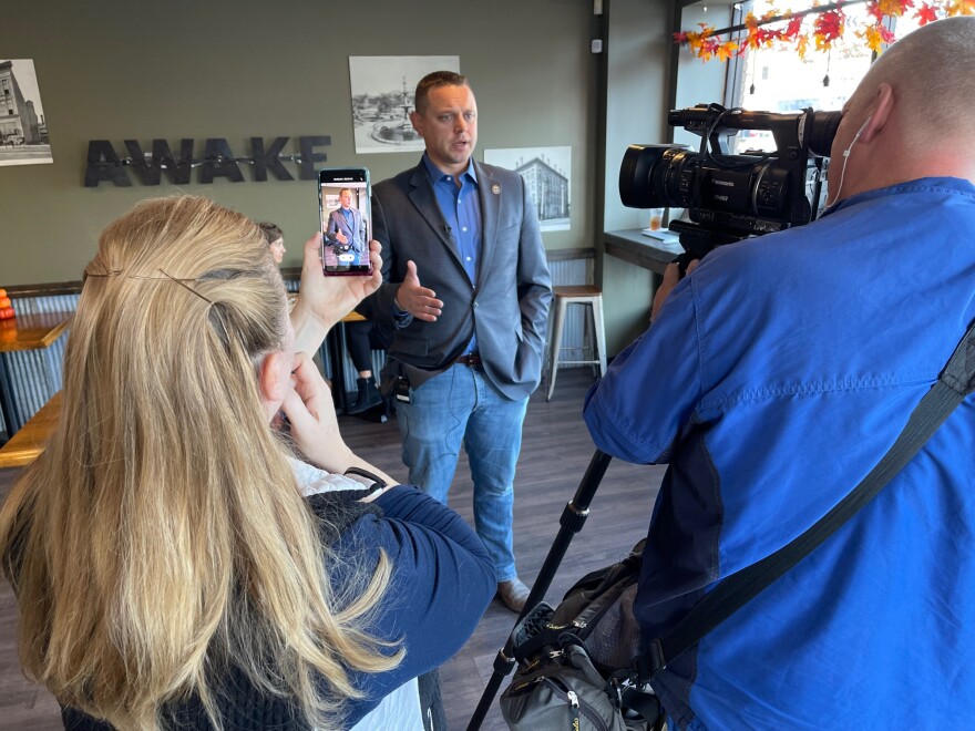 Illinois State Senator Neil Anderson announcing he's running for re-election but in a new district.