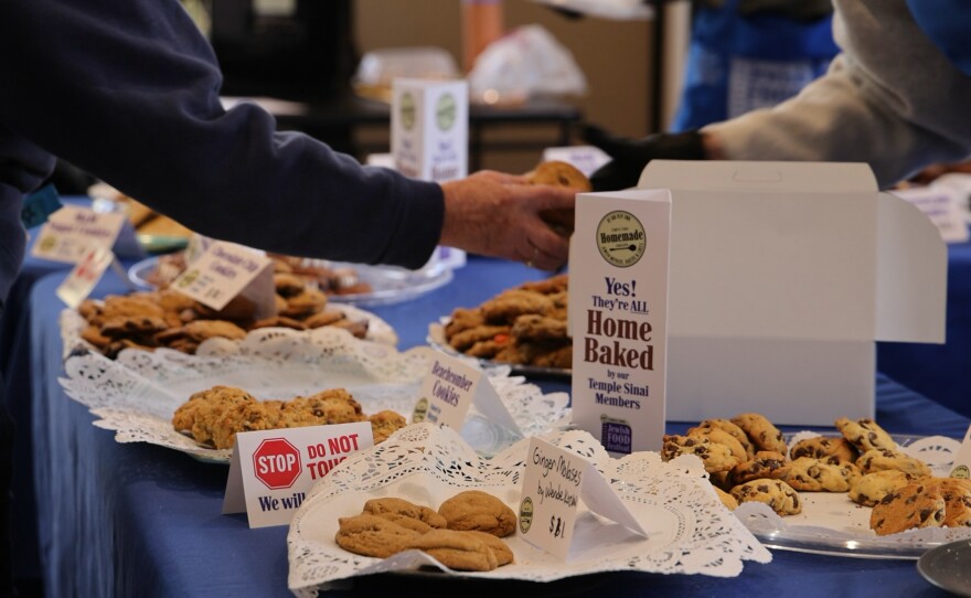 The 18th Annual Jewish Food Festival at Temple Sinai in Sarasota was held this Sunday, Feb 1, 2026. Brisket, pastrami and corned beef sandwiches were served by local restaurant Wolfie’s. As well as baked goods, matzoh ball soup, strudels and more.The Temple served up a celebration of flavors and traditions of their community.