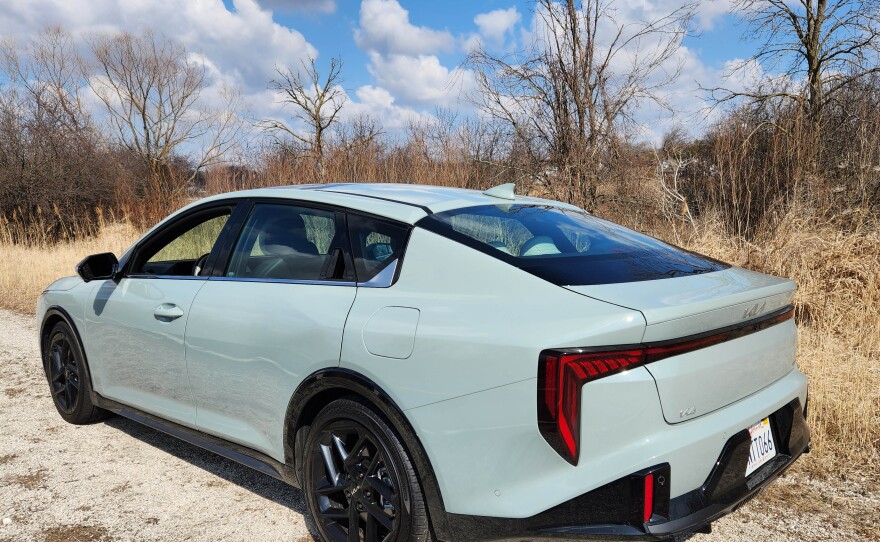 2025 Kia K4 GT-Line Turbo left rear