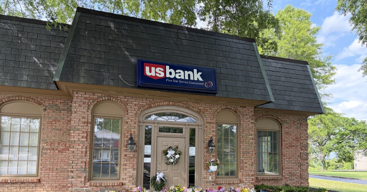 Grand jury to consider case of accused Berea bank shooter