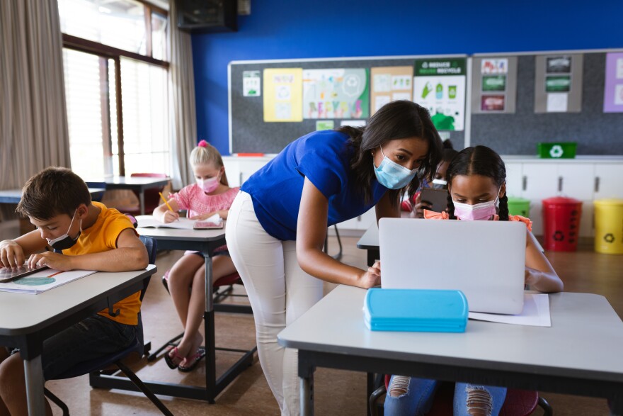 No state's application for American Rescue Plan K-12 education spending includes a comprehensive plan for tracking that spending, according to a new report.