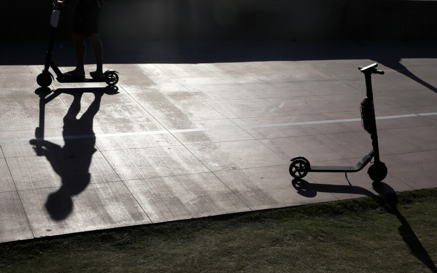 urn-publicid-ap-org-8c3791f1960b19622554939725b18899Scooter_Injuries_32840-1560x975_3.jpg