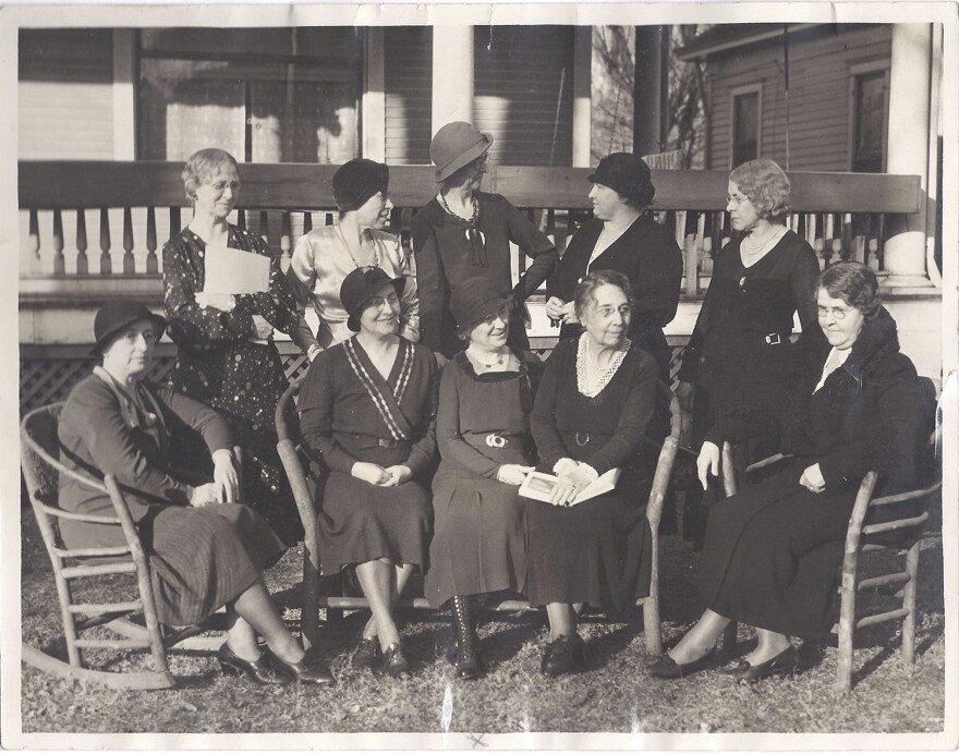 Members of the Art Study Club, c. 1928. Sitting, left to right: Minerva White, Mildred Byng, Deborah Weisel, Della Wilhoit, Anite Boswell. Standing, left to right: Jennie Allen, May Dickinson, Alice Scholfield, Edna Wright, and Geneva English.