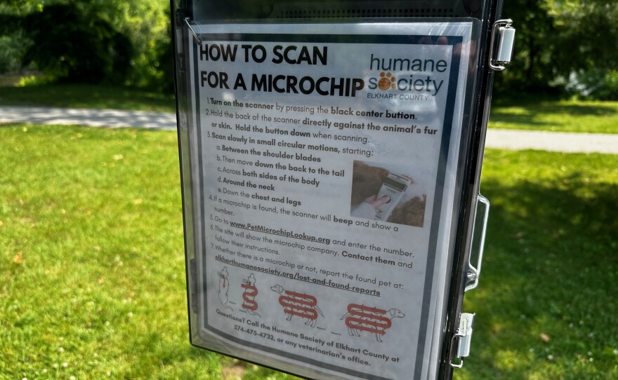 The pet microchip scanner has detailed instructions how to use the scanner to identify an animal's owner.