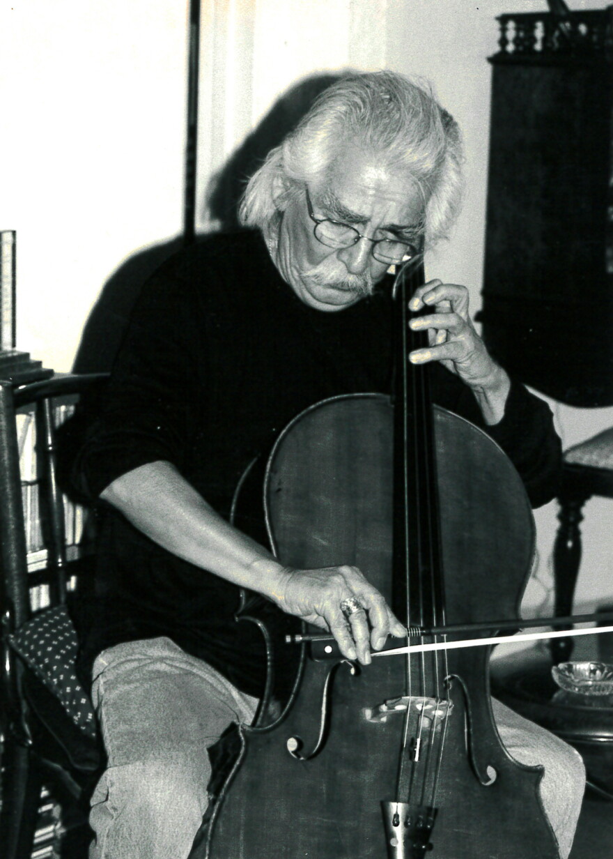 Rodolfo Fernandez playing chello. 