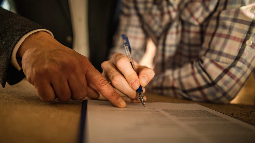 A document developed by a New York end-of-life agency permits people who want to avoid the ravages of advanced dementia to make their final wishes known — while they still have the ability to do so. One version requests that all food and fluids be withheld under certain circumstance