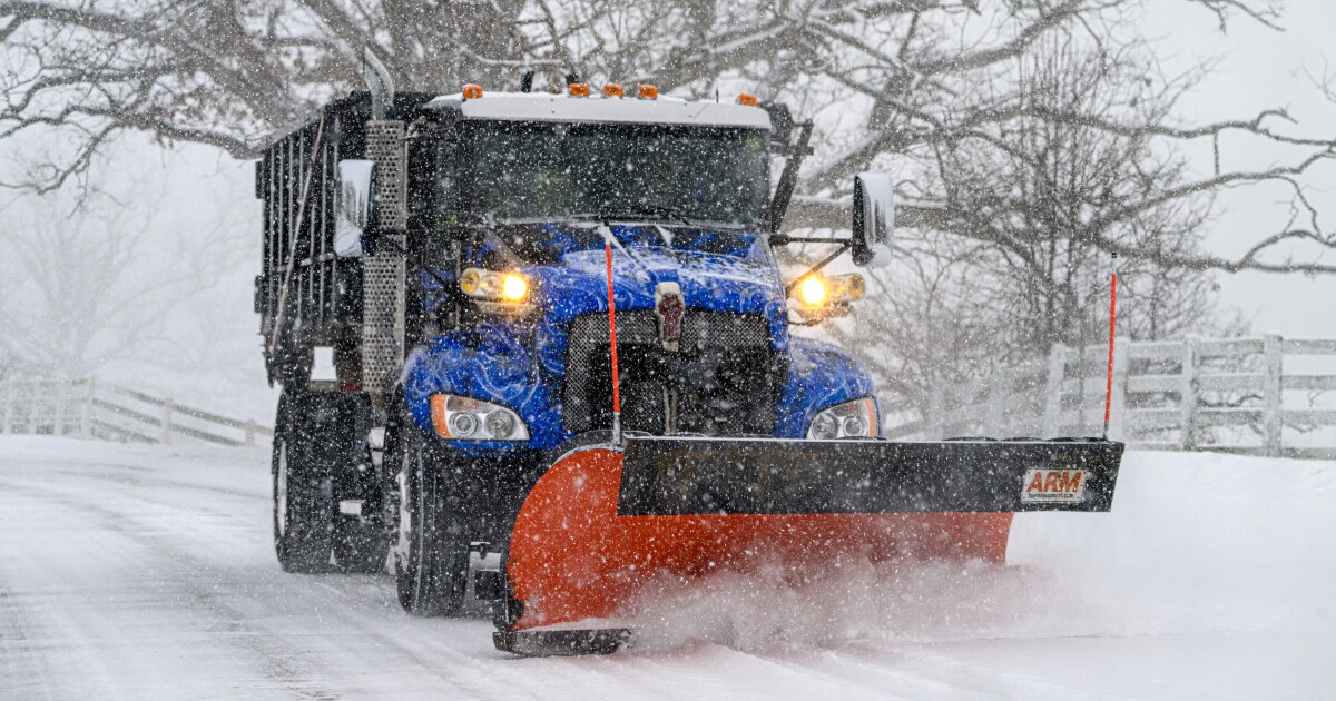 Blizzard expected to hit Connecticut Sunday evening, bringing more than a foot of snow, strong winds