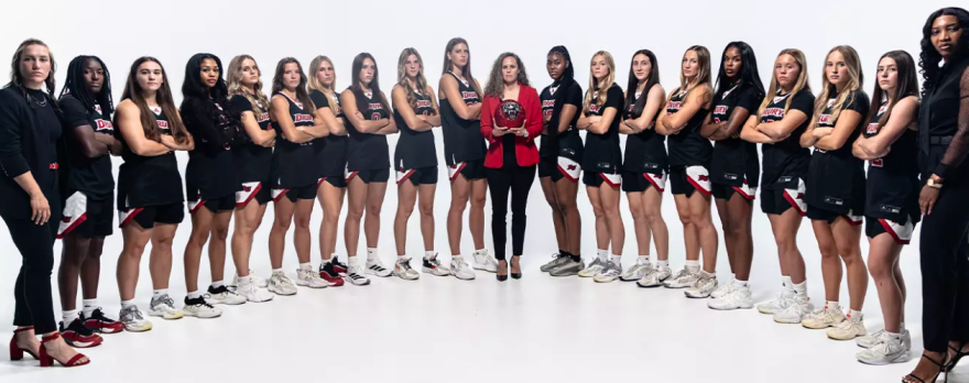 The Drury 2026-2027 women's basketball team and coaches.