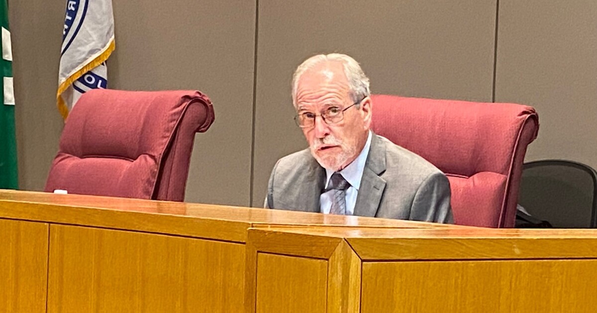 Zusammenfassung der Lokalnachrichten: Rückblick auf die Kommunalwahlen, Rücktritt von CMS Interim Hugh Hattabaugh, Preisschild für geplantes Verkehrszentrum in Charlotte |  WFAE 90.7