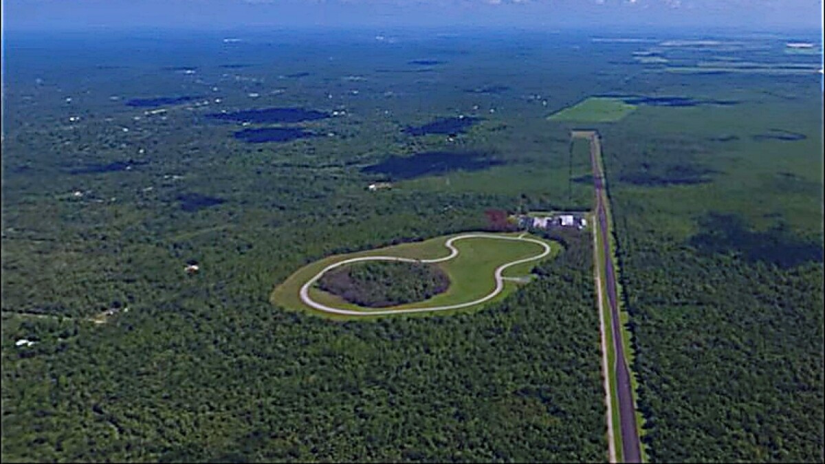 Idle Everglades vehicle test track eyed for Hyper Club -- a luxury racing enclave; plan draws opposition