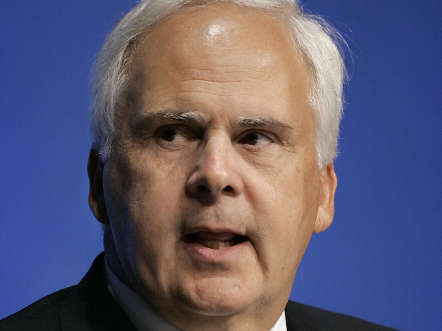 <p>Smith takes part in a discussion at the National Conference of State Legislatures in Nashville, Tenn., on Aug. 15, 2006. Smith said Thursday that he expects holiday retail sales to grow by 2 to 3 percent. That would be down slightly from last year, but still positive, he said. </p>