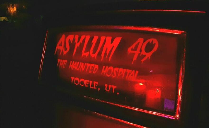 asylum-49-extreme-haunted-house.jpg