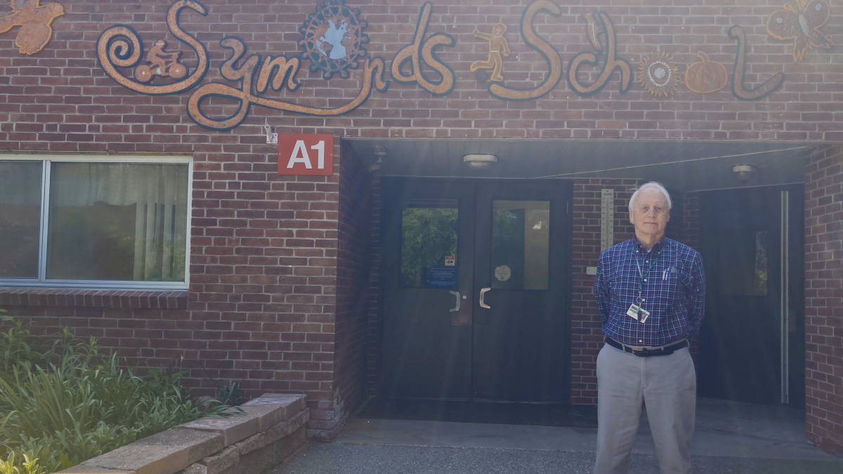 Beloved Keene principal retires after 44 years | New Hampshire Public Radio - Vimarsana News