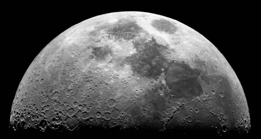 Hoosier Stargazers Check Out Brightest Moon In 70 Years