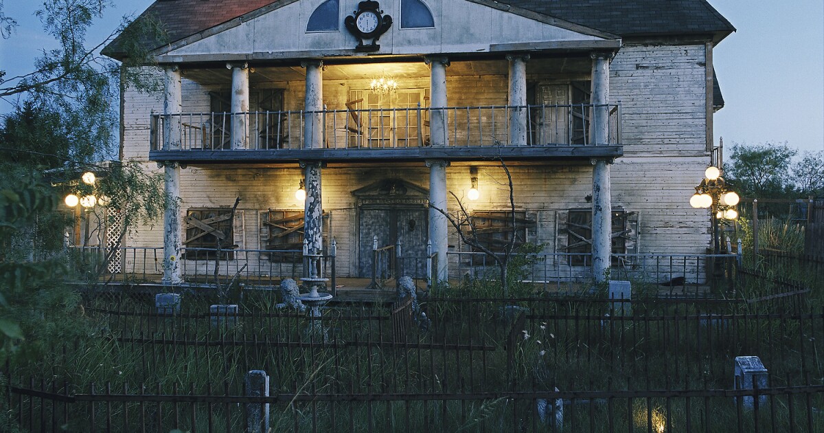 Behind The Scary Scenes At A North Texas Haunted House KERA News