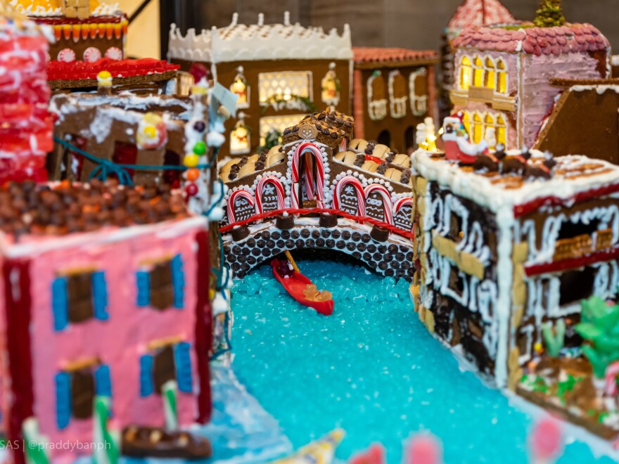 A gondolier guides two gummy bears under Venice's landmark Rialto Bridge, the oldest bridge across the city's Grand Canal.