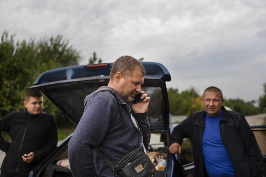 Hennadii Kachan talks to people still in Orikhiv who are hiding in their basement due to the constant shelling.