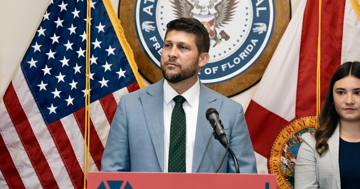 Florida AG Uthmeier files emergency rule banning 7-0H sale, use
