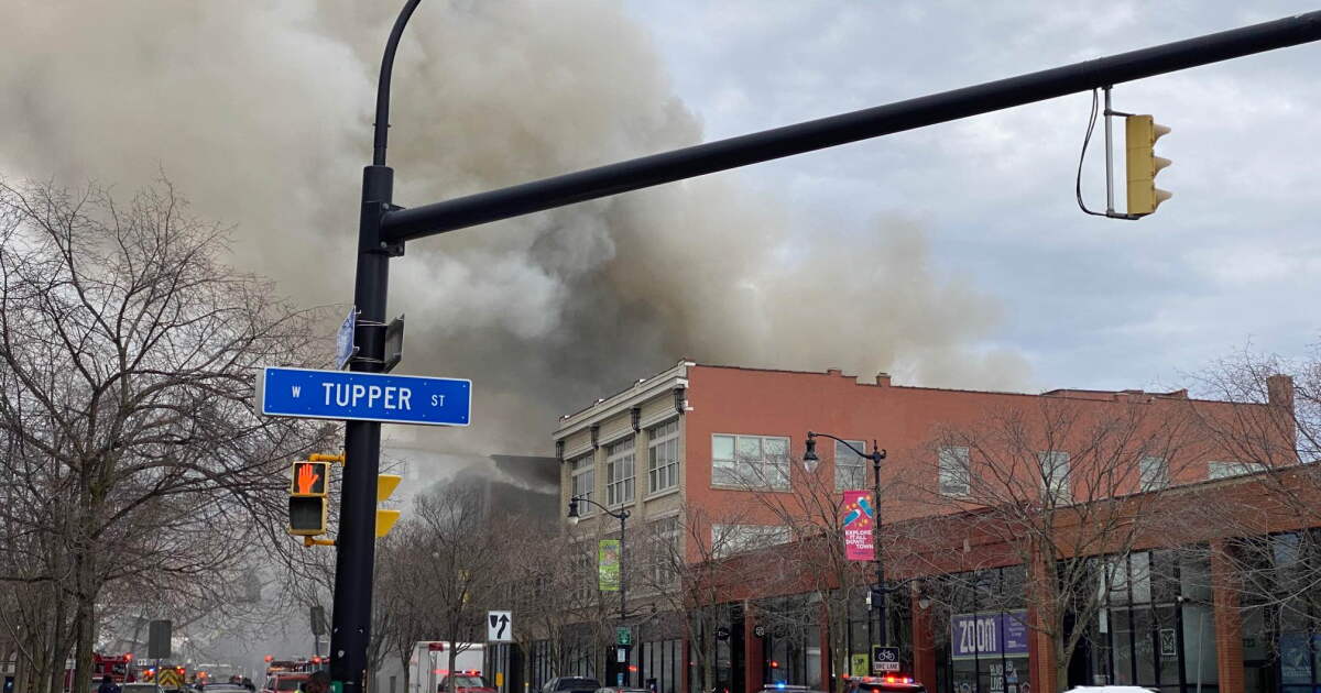 Buffalo firefighter dies in blaze that led to explosion | WRVO Public Media