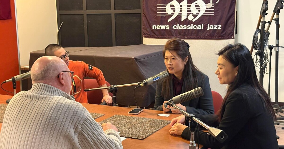 Chinese documentarians visit SIU-Carbondale to talk about a program involving SIU students