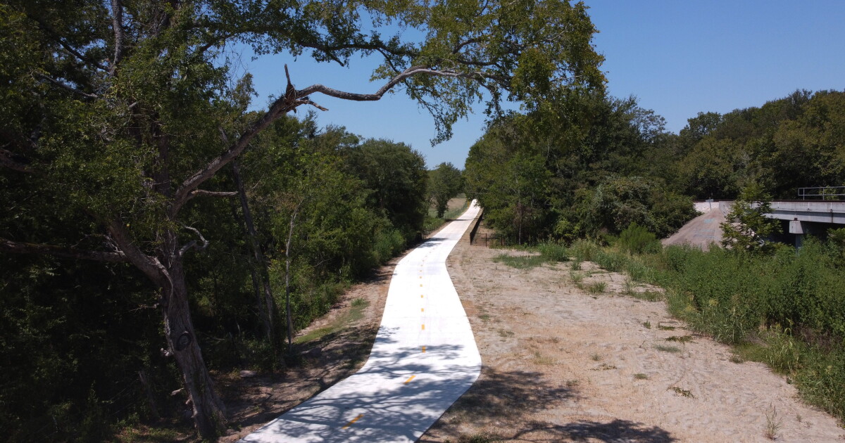 Manor Ridge Trail Austin to Manor Trail now complete, linking suburb to citywide trail ...