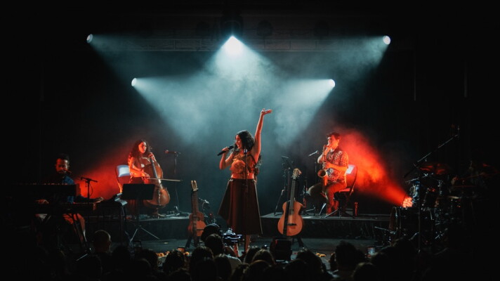 Mexican folk singer Silvana Estrada performs songs from her latest album vendrán suaves lluvias at the Miami Beach Bandshell in North Beach on Sunday, Sept. 27, 2026.