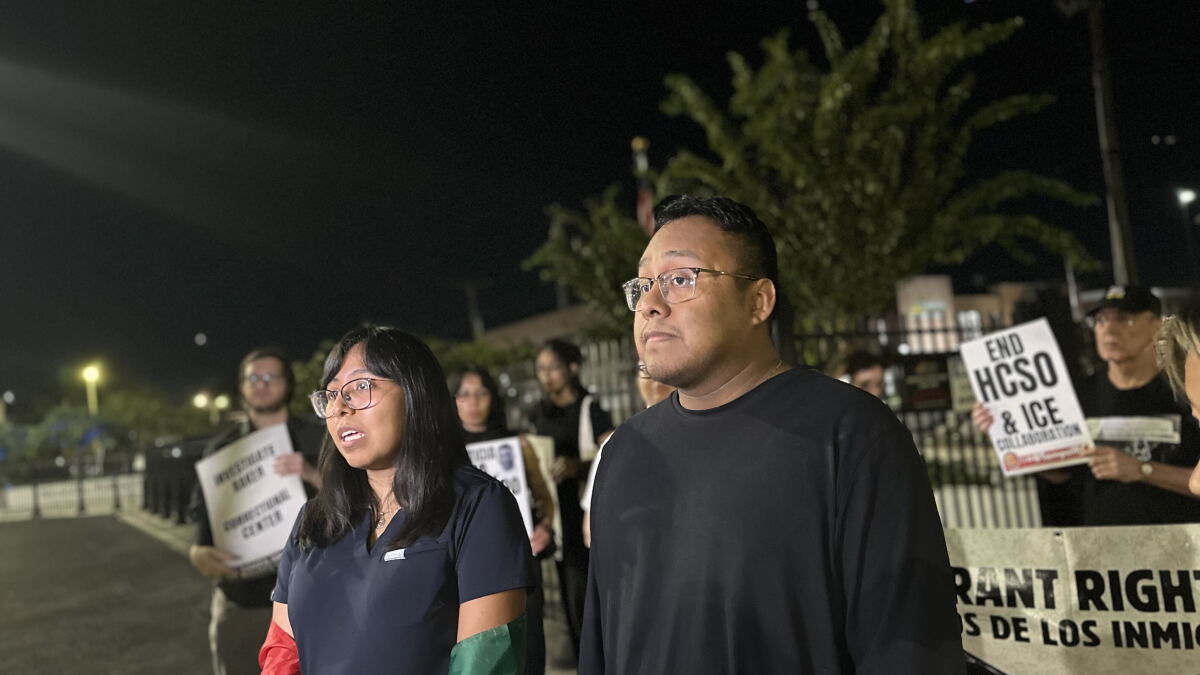 Children say Hillsborough deputies injured their father prior to his ICE detention