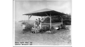 Black and white photo, Gazebo with musicians