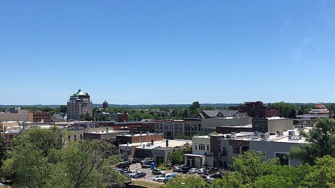 Traverse City skyline. (Photo: Wikimedia Commons.)
