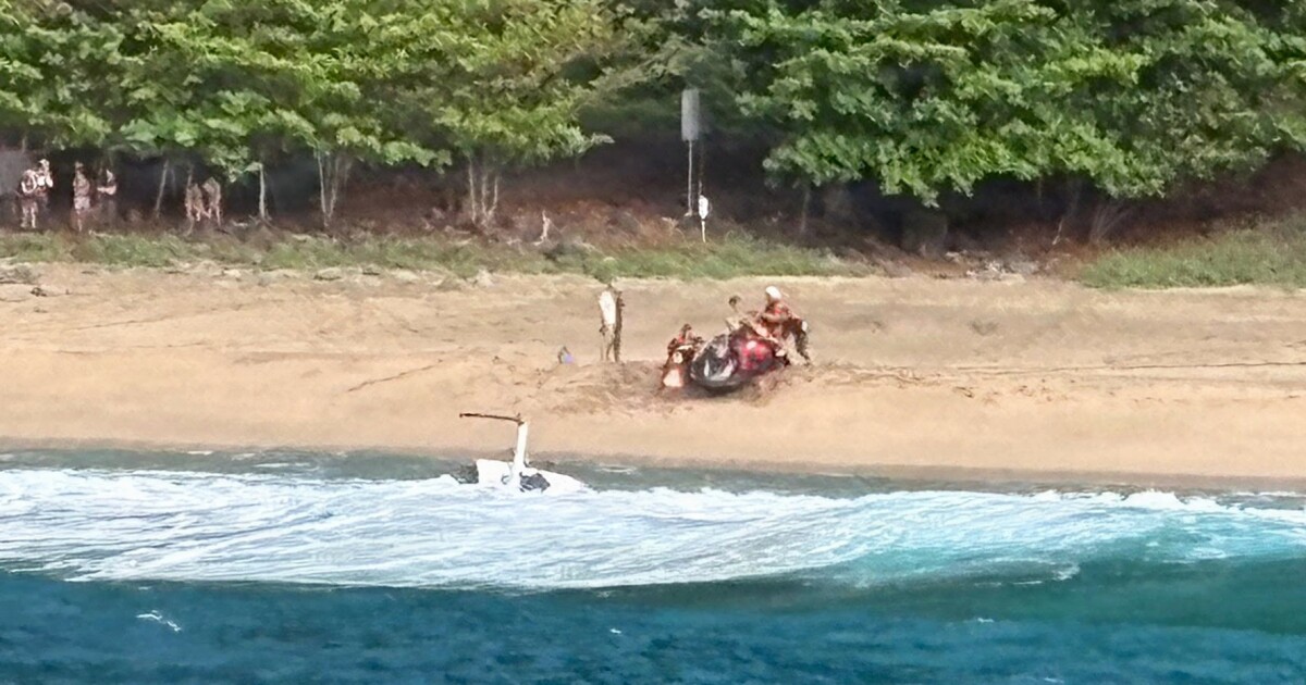 3 killed in tour company helicopter crash on Kauaʻi's Nāpali Coast