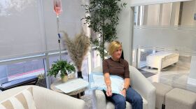 Andrea Steinbrenner receives an IV infusion at Pure Alchemy Wellness, Tuesday, Nov. 11, 2025, in Chula Vista, Calif. (AP Photo/Javier Arciga)