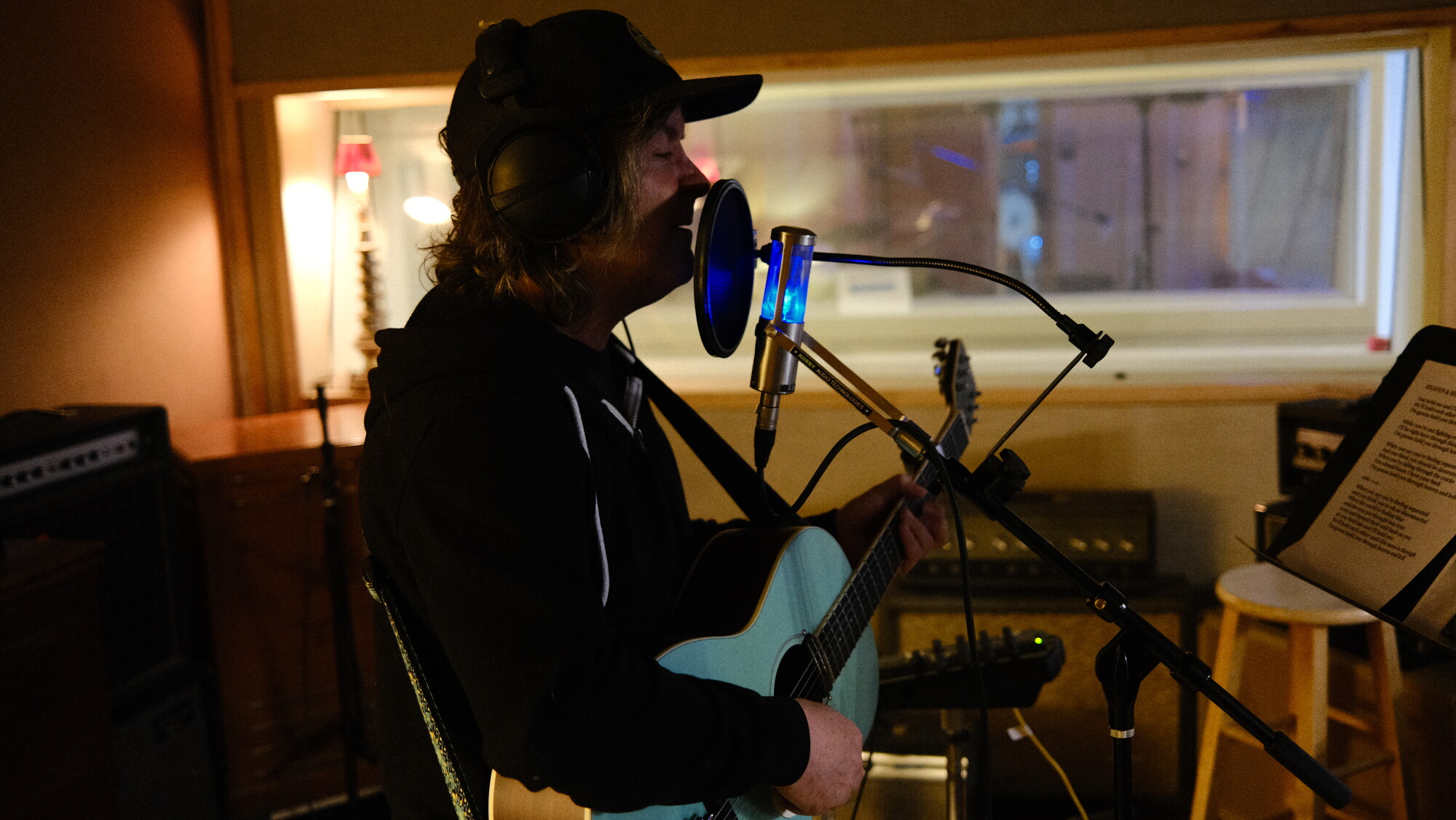Into Music: Tim Easton episode artwork