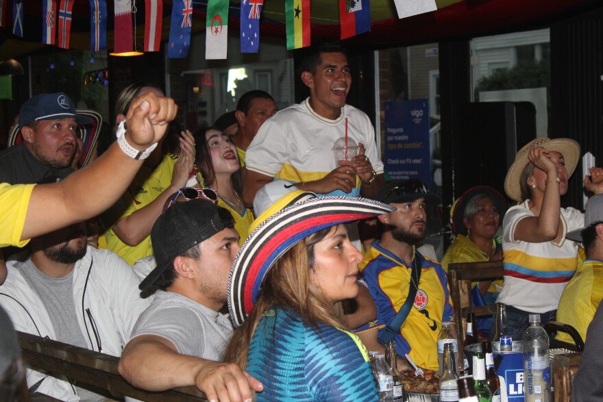 La celebración colombiana continúa el viernes en Manchester con una izada de bandera en la alcaldía para celebrar la independencia de Colombia.