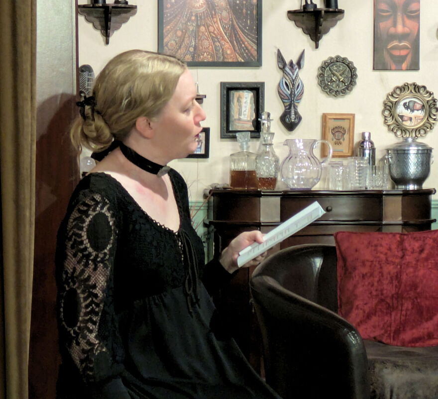 Megan Hendrick as Gillian Holroyd.