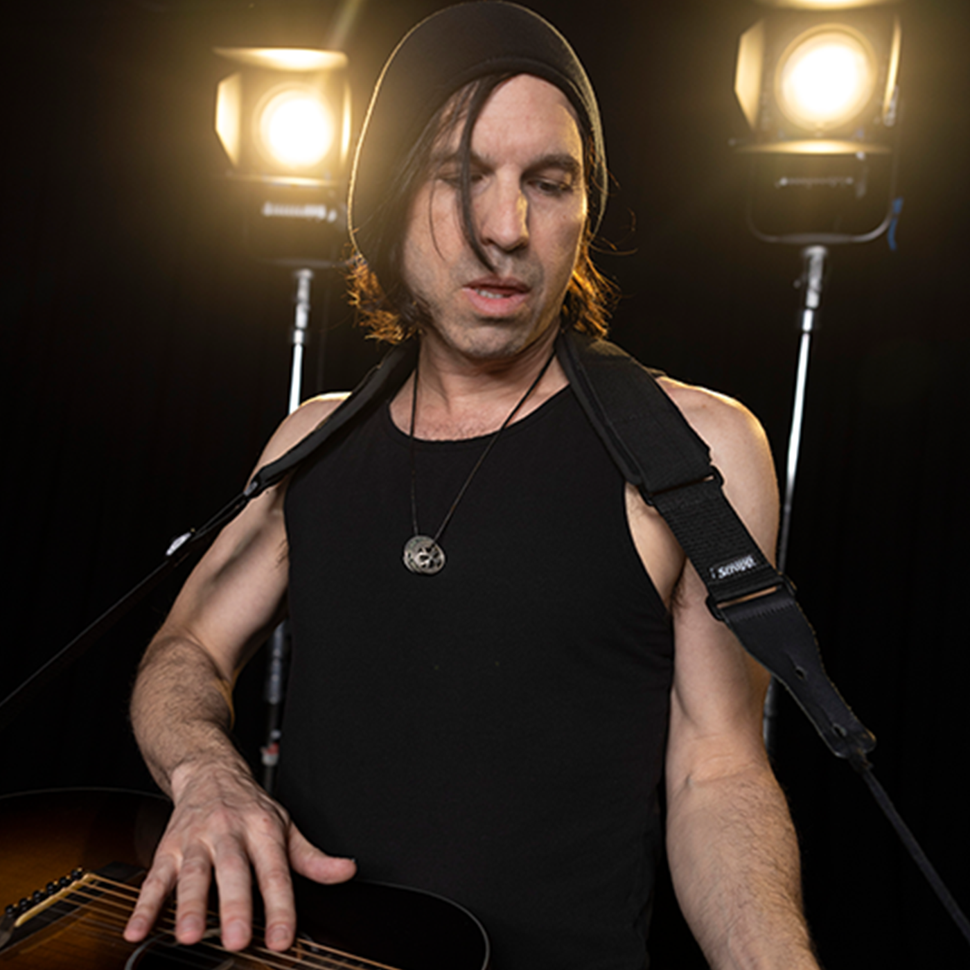 Into Music: MikelParis