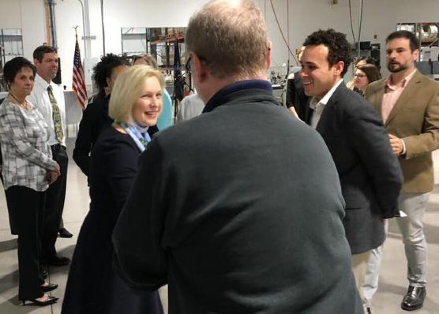 Sen. Kirsten Gillibrand tours the Syracuse Label and Surround Printing facility. TOM MAGNARELLI / WRVO PUBLIC MEDIA